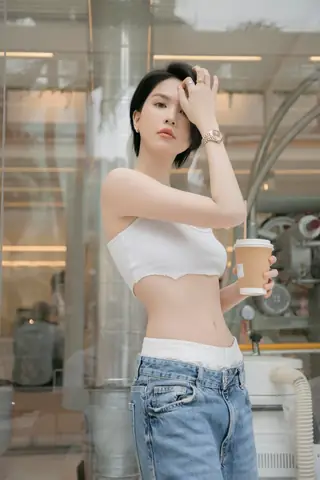 Ngọc Trinh Tóc Ngắn: Diện Mạo Mới, Phong Cách Thu Hút & Bí Quyết Lưu Giữ Vẻ Đẹp Ngọc Trinh Tóc Ngắn: Diện Mạo Mới, Phong Cách Thu Hút & Bí Quyết Lưu Giữ Vẻ Đẹp