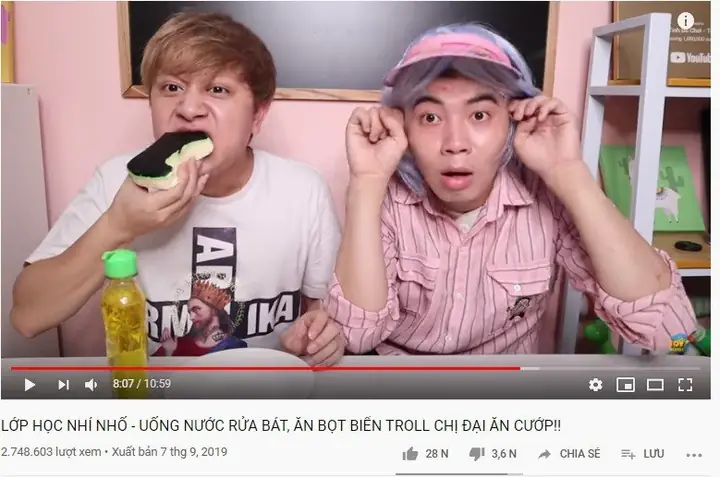 Anh Tóc Xanh Là Ai? Hé Lộ Danh Tính, Sự Nghiệp & Các Lùm Xùm Gây Chú Ý Anh Tóc Xanh Là Ai? Hé Lộ Danh Tính, Sự Nghiệp & Các Lùm Xùm Gây Chú Ý