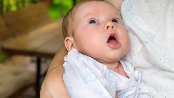 Bé 3 Tháng Nuốt Phải Tóc Có Sao Không? Dấu Hiệu Nhận Biết Và Cách Xử Lý An Toàn