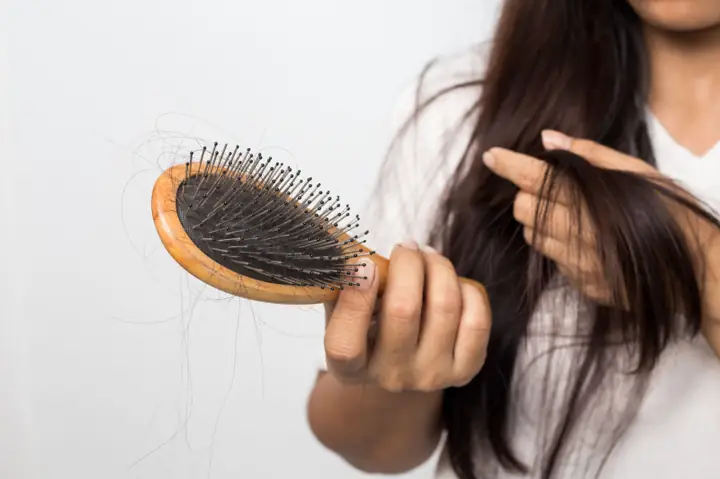 Rụng Tóc Nhiều Tuổi Dậy Thì: Nguyên Nhân, Cách Ngăn Ngừa Và Phục Hồi Hiệu Quả Cho Thanh Thiếu Niên