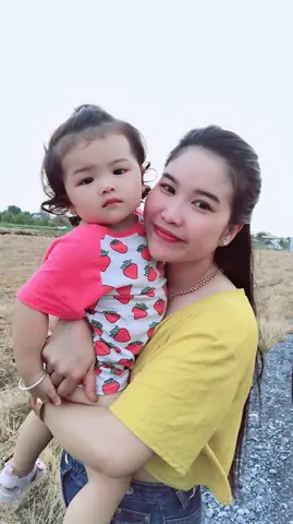 Tại Sao Bố Mẹ Tóc Thẳng Lại Sinh Con Tóc Xoăn? Giải Mã Di Truyền & Yếu Tố Ảnh Hưởng Tại Sao Bố Mẹ Tóc Thẳng Lại Sinh Con Tóc Xoăn? Giải Mã Di Truyền & Yếu Tố Ảnh Hưởng