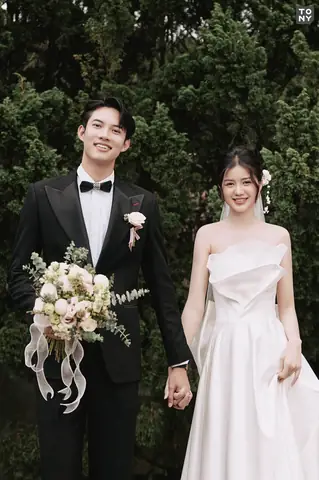 Khám Phá 30+ Kiểu Tóc Cô Dâu Hàn Quốc Đẹp Nhất: Tự Nhiên, Sang Trọng & Hợp Mọi Phong Cách Khám Phá 30+ Kiểu Tóc Cô Dâu Hàn Quốc Đẹp Nhất: Tự Nhiên, Sang Trọng & Hợp Mọi Phong Cách