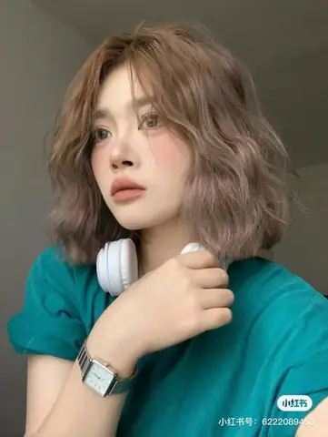 Các Kiểu Tóc Ngắn Tự Nhiên Cho Tóc Xoăn: Lựa Chọn Hoàn Hảo & Hướng Dẫn Tạo Kiểu Trendy