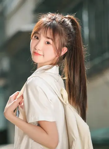 Bật Mí Cách Buộc Tóc Đuôi Ngựa Đẹp "chuẩn" Cho Mặt Tròn, Thêm Thon Gọn Tức Thì Bật Mí Cách Buộc Tóc Đuôi Ngựa Đẹp "chuẩn" Cho Mặt Tròn, Thêm Thon Gọn Tức Thì