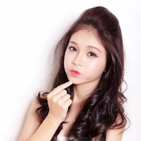 Cách Buộc Tóc Mái Phồng Đơn Giản: Hướng Dẫn Chi Tiết & Bí Quyết Cho Mọi Cô Gái
