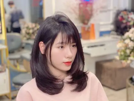 Cách Chăm Sóc Tóc Layer Nữ Chuẩn Salon: Giữ Nếp Bồng Bềnh & Mượt Mà Tại Nhà Cách Chăm Sóc Tóc Layer Nữ Chuẩn Salon: Giữ Nếp Bồng Bềnh & Mượt Mà Tại Nhà