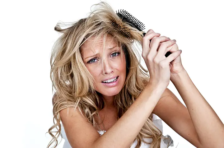 Cách Gỡ Rối Tóc Nhanh Nhất Mà Không Làm Tóc Gãy Rụng
