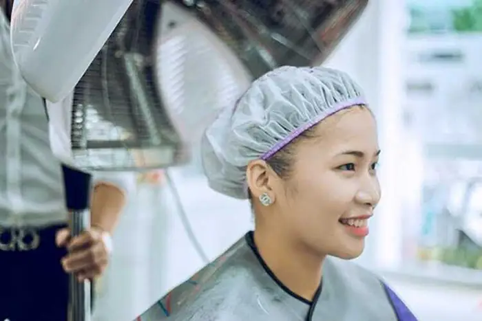 Hướng Dẫn Chi Tiết Cách Hấp Tóc Bằng Máy Tại Nhà Chuẩn Salon Hướng Dẫn Chi Tiết Cách Hấp Tóc Bằng Máy Tại Nhà Chuẩn Salon