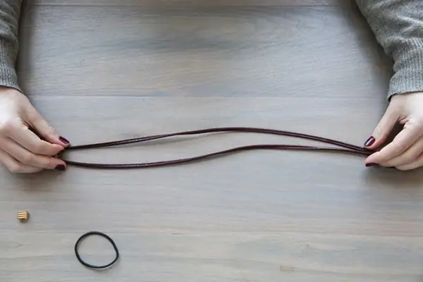 Tự Tay Làm Scrunchies: Hướng Dẫn Chi Tiết Cách Làm Dây Buộc Tóc Bằng Dây Chun Xinh Xắn Tự Tay Làm Scrunchies: Hướng Dẫn Chi Tiết Cách Làm Dây Buộc Tóc Bằng Dây Chun Xinh Xắn
