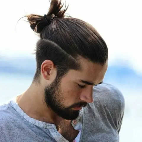 Hướng Dẫn Nuôi Tóc Man Bun Chuẩn Đẹp: Từ Giai Đoạn Đầu Đến Kiểu Búi Lãng Tử Hướng Dẫn Nuôi Tóc Man Bun Chuẩn Đẹp: Từ Giai Đoạn Đầu Đến Kiểu Búi Lãng Tử