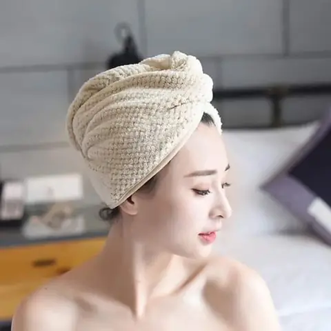 Cách Sử Dụng Khăn Quấn Tóc Đúng Chuẩn Giúp Tóc Nhanh Khô Và Sáng Bóng Cách Sử Dụng Khăn Quấn Tóc Đúng Chuẩn Giúp Tóc Nhanh Khô Và Sáng Bóng