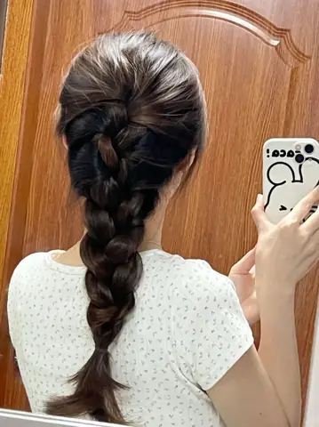 Hướng Dẫn Tết Tóc Xương Cá: Bí Quyết Tạo Kiểu Dễ Dàng, Đẹp Chuẩn Salon Tại Nhà Hướng Dẫn Tết Tóc Xương Cá: Bí Quyết Tạo Kiểu Dễ Dàng, Đẹp Chuẩn Salon Tại Nhà