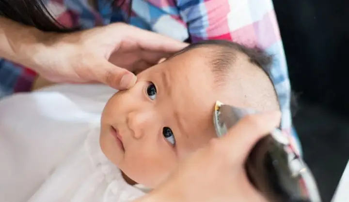 Cắt Tóc Cho Trẻ 3 Tháng: Thời Điểm Vàng, Lưu Ý An Toàn Và Quan Niệm Dân Gian Cắt Tóc Cho Trẻ 3 Tháng: Thời Điểm Vàng, Lưu Ý An Toàn Và Quan Niệm Dân Gian