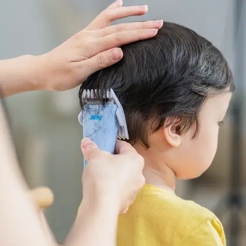 Hướng Dẫn Chi Tiết: Cắt Tóc Cho Trẻ Sơ Sinh Bằng Tông Đơ An Toàn Và Hiệu Quả Hướng Dẫn Chi Tiết: Cắt Tóc Cho Trẻ Sơ Sinh Bằng Tông Đơ An Toàn Và Hiệu Quả