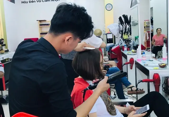 Cắt Tóc Gội Đầu Có Phải Đóng Thuế Không? Cập Nhật Quy Định Mới Nhất 2026