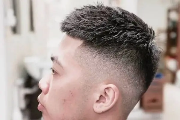 Top Kiểu Tóc Mohican Không Vuốt Đẹp Nhất: Phong Cách Lịch Lãm Cho Phái Mạnh Top Kiểu Tóc Mohican Không Vuốt Đẹp Nhất: Phong Cách Lịch Lãm Cho Phái Mạnh