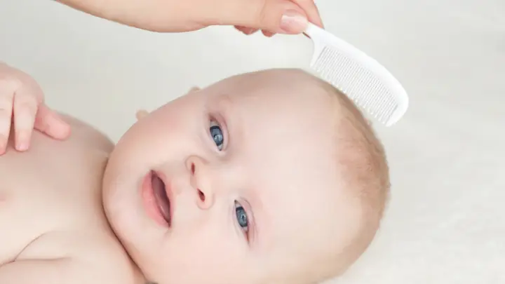 Trẻ Chậm Mọc Tóc Thiếu Chất Gì? Nguyên Nhân & Cách Khắc Phục Hiệu Quả Trẻ Chậm Mọc Tóc Thiếu Chất Gì? Nguyên Nhân & Cách Khắc Phục Hiệu Quả