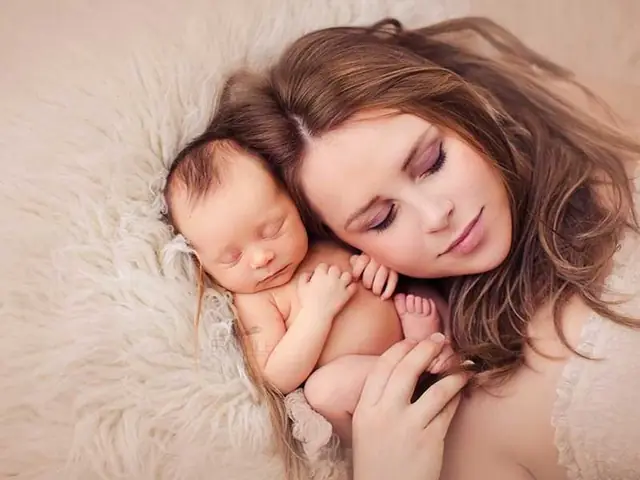 Cho Con Bú Có Nên Nhuộm Tóc Không? An Toàn & Lựa Chọn Tốt Nhất Cho Con Bú Có Nên Nhuộm Tóc Không? An Toàn & Lựa Chọn Tốt Nhất
