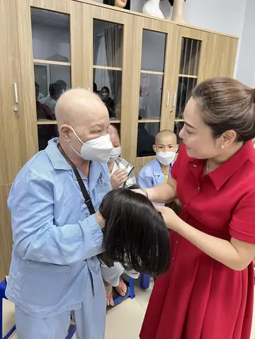 Trao Tóc Yêu Thương: Hướng Dẫn Chi Tiết Từ A-z Cho Bệnh Nhân Ung Thư