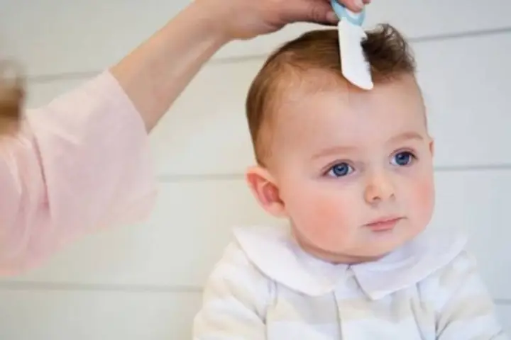Có Nên Cắt Tóc Máu Cho Trẻ Sơ Sinh: Lời Khuyên Từ Chuyên Gia Y Tế Có Nên Cắt Tóc Máu Cho Trẻ Sơ Sinh: Lời Khuyên Từ Chuyên Gia Y Tế