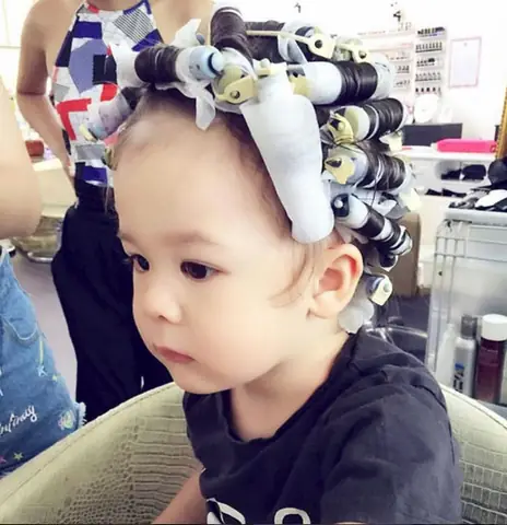 Có Nên Làm Tóc Xoăn Cho Bé: Lời Khuyên Từ Chuyên Gia An Toàn Và Sức Khỏe Có Nên Làm Tóc Xoăn Cho Bé: Lời Khuyên Từ Chuyên Gia An Toàn Và Sức Khỏe