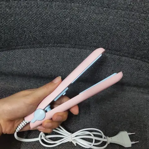 Máy Duỗi Tóc Mini Có Nên Mua Không? Đánh Giá Chi Tiết Ưu Nhược Điểm & Lời Khuyên