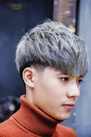 Con Trai Tóc Xoăn Tự Nhiên Nên Để Kiểu Gì? Top Kiểu Tóc Nam Cuốn Hút & Thời Thượng 2026 Con Trai Tóc Xoăn Tự Nhiên Nên Để Kiểu Gì? Top Kiểu Tóc Nam Cuốn Hút & Thời Thượng 2026