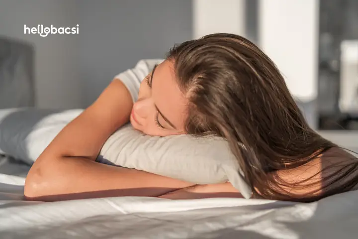 Tóc Ướt Đi Ngủ Có Sao Không? Tác Hại Và Cách Khắc Phục Hiệu Quả