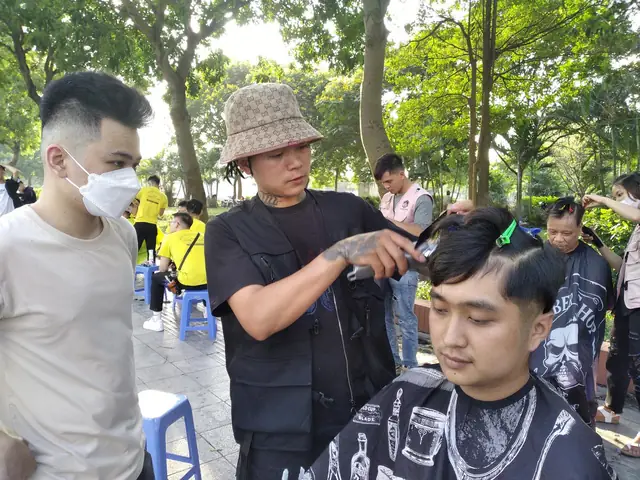 Địa Điểm Cắt Tóc Miễn Phí Hà Nội: Cập Nhật Mới Nhất & Hướng Dẫn Chi Tiết Địa Điểm Cắt Tóc Miễn Phí Hà Nội: Cập Nhật Mới Nhất & Hướng Dẫn Chi Tiết