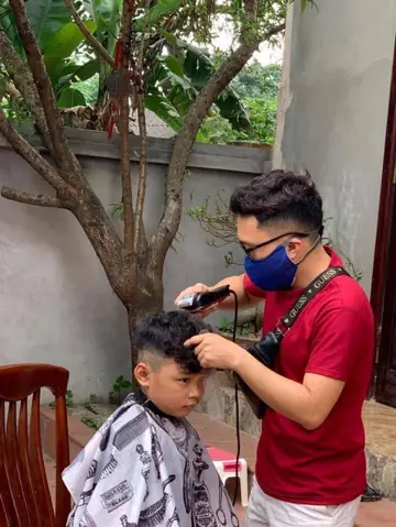 Dịch Vụ Cắt Tóc Tại Nhà Hà Nội: Tiện Lợi, Chất Lượng & Giá Tốt Nhất Dịch Vụ Cắt Tóc Tại Nhà Hà Nội: Tiện Lợi, Chất Lượng & Giá Tốt Nhất
