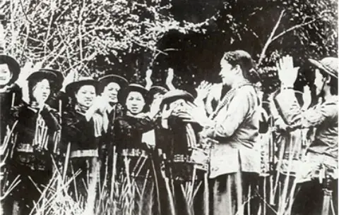 "đội Quân Tóc Dài": Nguồn Gốc Và Vai Trò Trong Chiến Lược Cách Mạng Việt Nam "đội Quân Tóc Dài": Nguồn Gốc Và Vai Trò Trong Chiến Lược Cách Mạng Việt Nam