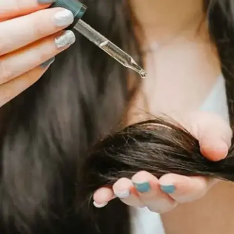 Cách Dùng Serum Dưỡng Tóc Đúng Cách: Bí Quyết Sở Hữu Mái Tóc Mềm Mượt, Chắc Khỏe Cách Dùng Serum Dưỡng Tóc Đúng Cách: Bí Quyết Sở Hữu Mái Tóc Mềm Mượt, Chắc Khỏe