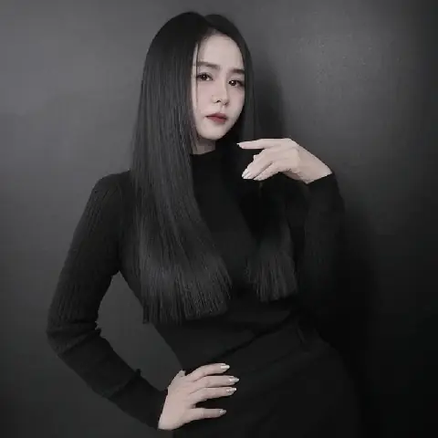 Duỗi Phồng Tự Nhiên Cho Tóc Dài: Bí Quyết Tạo Độ Bồng Bềnh Hoàn Hảo Tại Nhà & Salon Duỗi Phồng Tự Nhiên Cho Tóc Dài: Bí Quyết Tạo Độ Bồng Bềnh Hoàn Hảo Tại Nhà & Salon