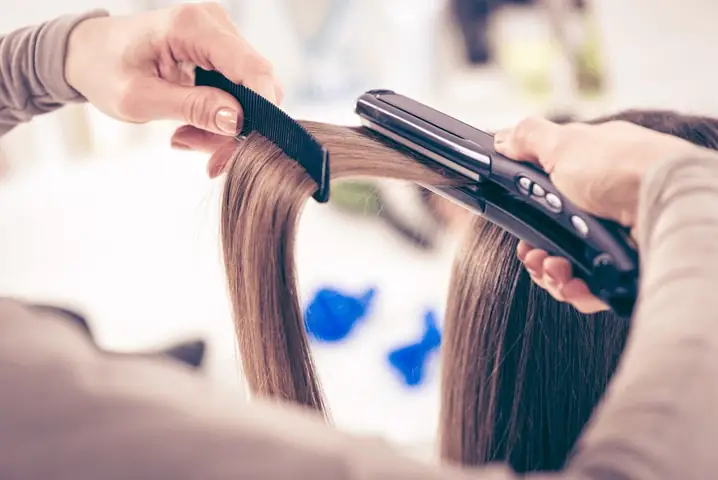 Duỗi Tóc Có Thể Gây Rụng Tóc Không? Nguyên Nhân Và Cách Khắc Phục An Toàn