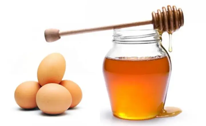 Dưỡng Tóc Bằng Trứng Gà & Mật Ong: Bí Quyết Tóc Mềm Mượt, Chắc Khỏe Tại Nhà