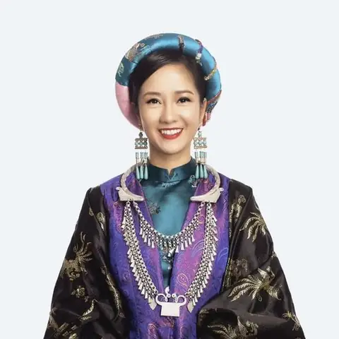 Em Đi Qua Tôi Qua Tôi Tóc Xanh Mười Tám: Lời Bài Hát, Ý Nghĩa Và Ca Sĩ