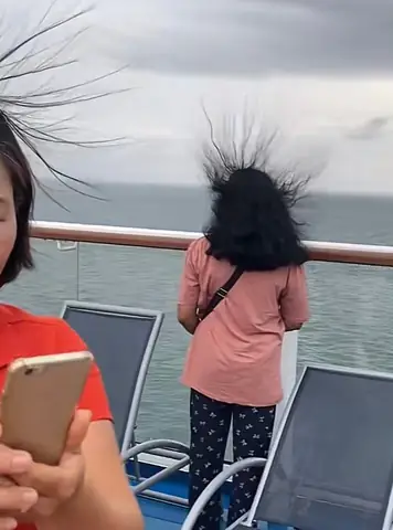 Hiện Tượng Tóc Dựng Đứng: Nguyên Nhân, Dấu Hiệu Nguy Hiểm Và Cách Xử Lý An Toàn