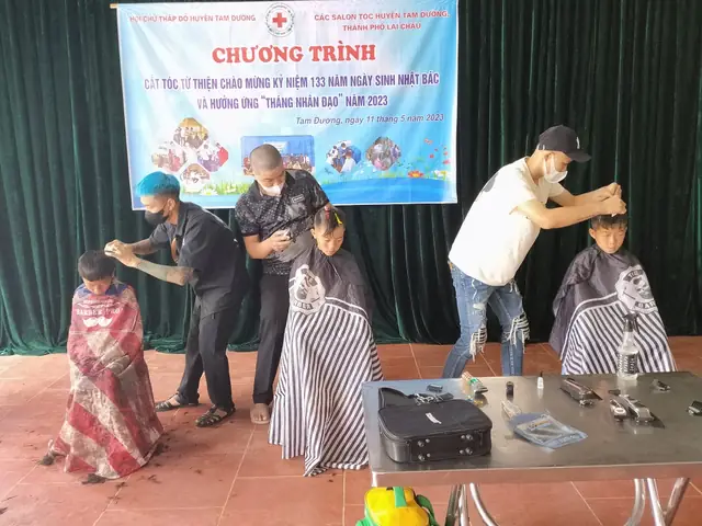 Học Cắt Tóc Miễn Phí: Cơ Hội Vàng Để Bắt Đầu Sự Nghiệp Tóc Chuyên Nghiệp Học Cắt Tóc Miễn Phí: Cơ Hội Vàng Để Bắt Đầu Sự Nghiệp Tóc Chuyên Nghiệp