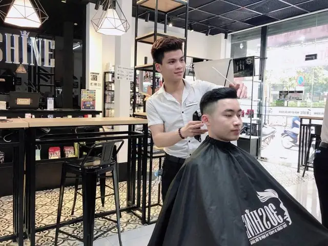 Khóa Học Cắt Tóc Nam Nữ Tại Hà Nội: Top Trung Tâm Uy Tín & Lộ Trình Học Hiệu Quả