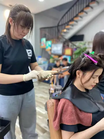 Khóa Học Học Viện Đào Tạo Nghề Tóc Chuyên Nghiệp: Lộ Trình Trở Thành Chuyên Gia Tạo Mẫu Tóc