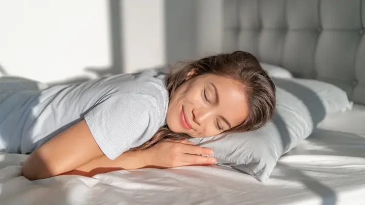 Khi Ngủ Nên Để Tóc Như Thế Nào Để Giữ Tóc Khỏe Đẹp Và Hạn Chế Gãy Rụng?