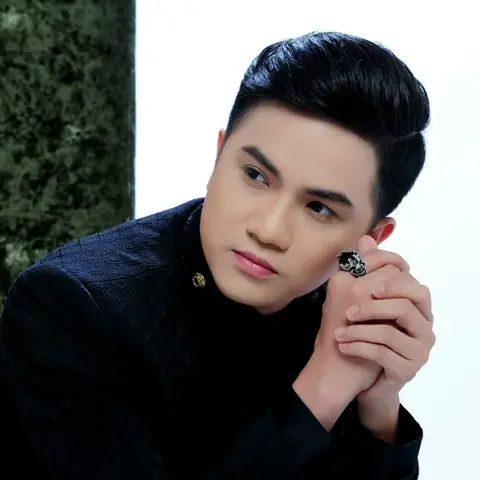 Hoa Cài Mái Tóc Remix: Trải Nghiệm Âm Nhạc Tuyệt Đỉnh Cùng Khưu Huy Vũ Hoa Cài Mái Tóc Remix: Trải Nghiệm Âm Nhạc Tuyệt Đỉnh Cùng Khưu Huy Vũ