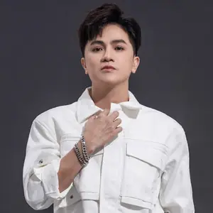 Hoa Cài Mái Tóc Remix: Trải Nghiệm Âm Nhạc Tuyệt Đỉnh Cùng Khưu Huy Vũ Hoa Cài Mái Tóc Remix: Trải Nghiệm Âm Nhạc Tuyệt Đỉnh Cùng Khưu Huy Vũ