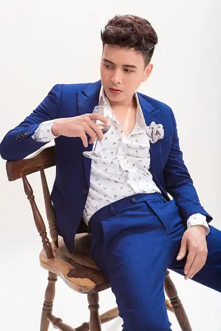 Khám Phá Kiểu Tóc Hồ Quang Hiếu: Phong Cách, Biến Tấu & Bí Quyết Tạo Kiểu