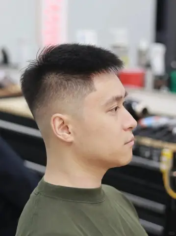 Top Kiểu Tóc Đầu Đinh Nam Đẹp & Ngầu Nhất Cho Phái Mạnh 2026