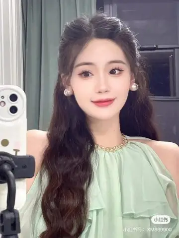 Kiểu Tóc Đi Sự Kiện Sang Trọng: Bí Quyết Nổi Bật Mọi Bữa Tiệc Kiểu Tóc Đi Sự Kiện Sang Trọng: Bí Quyết Nổi Bật Mọi Bữa Tiệc