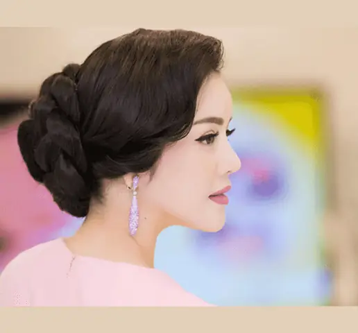 Bí Quyết Chọn Kiểu Tóc Dự Tiệc Sang Trọng, Trẻ Trung Cho Phụ Nữ Trung Niên Bí Quyết Chọn Kiểu Tóc Dự Tiệc Sang Trọng, Trẻ Trung Cho Phụ Nữ Trung Niên