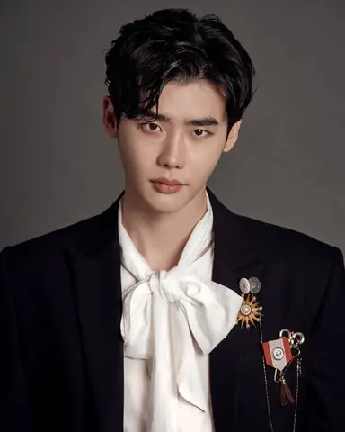Khám Phá Các Kiểu Tóc Lee Jong Suk "đốn Tim" Fan & Bí Quyết Tự Tạo Kiểu Tại Nhà