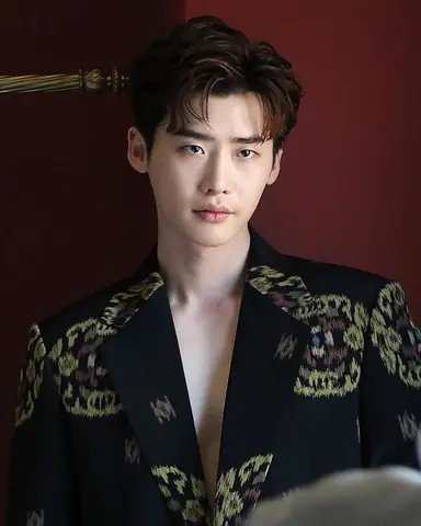 Khám Phá Các Kiểu Tóc Lee Jong Suk "đốn Tim" Fan & Bí Quyết Tự Tạo Kiểu Tại Nhà