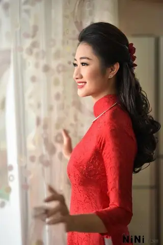 Top 30+ Kiểu Tóc Mặc Áo Dài Đẹp Theo Xu Hướng, Tôn Vẻ Thanh Lịch & Sang Trọng